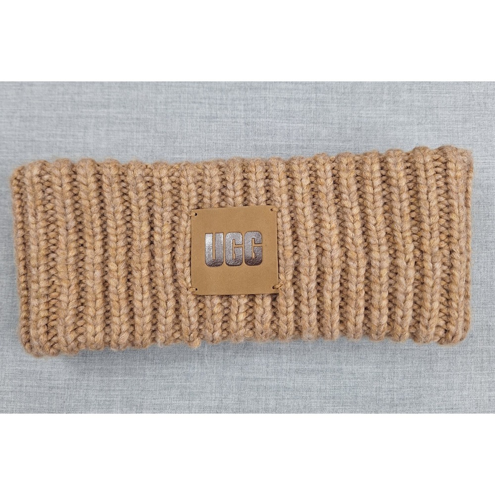 UGG Chunky Rib Knit Headband Tan Camel Wool Blend Logo Patch One Size